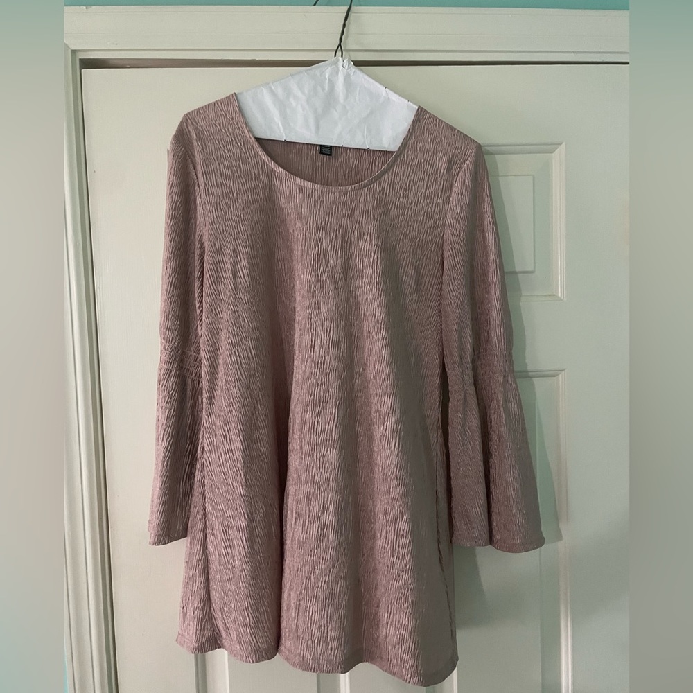 Super cute long sleeved pink top!